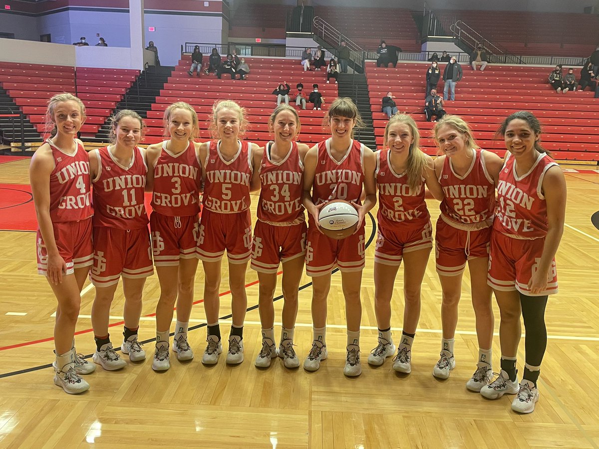The Broncos end the first half of the season with 11-2 mark and in first place in the SLC! <a href="/SophiaRampulla/">Sophia Rampulla</a> lead all scores with 15 points in the win today vs Janesville Parker. We are looking forward to the second half of the season to start!