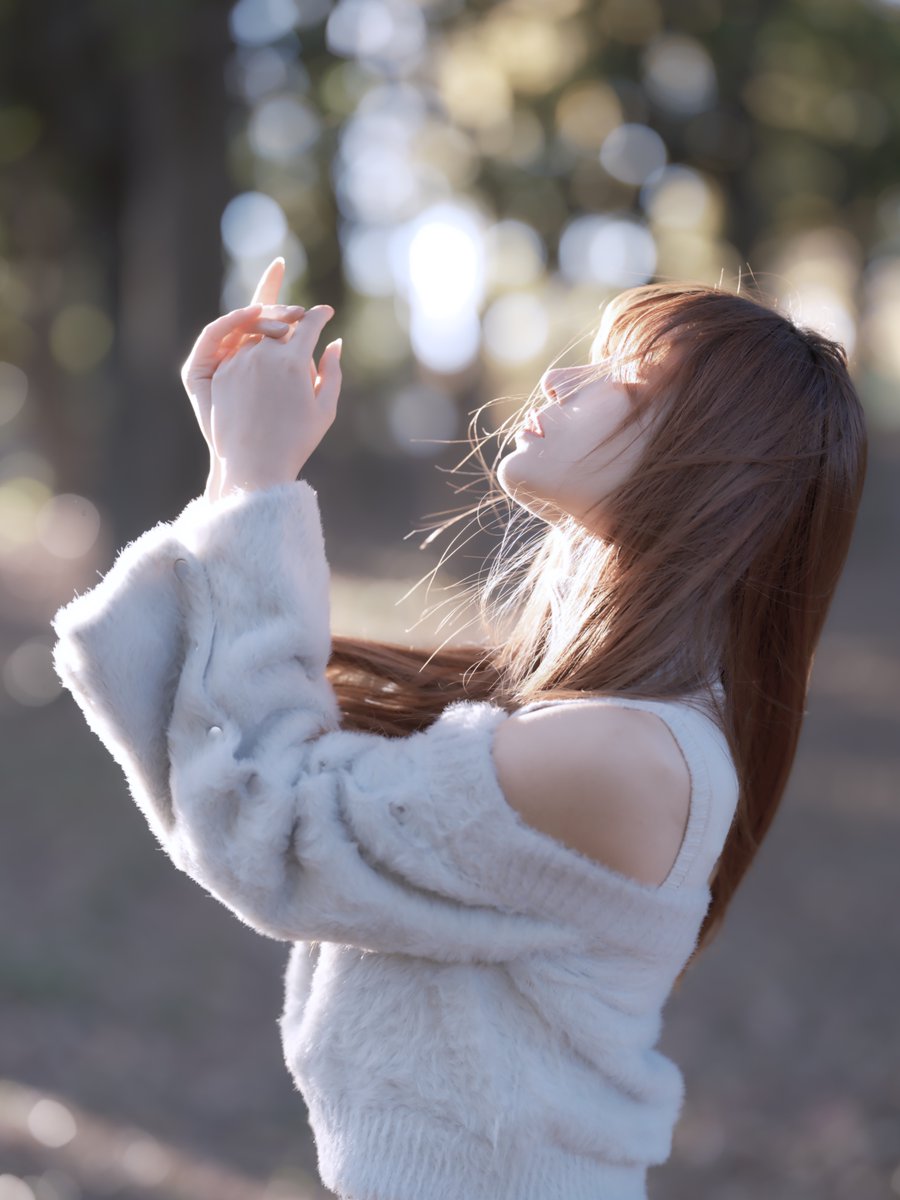 Sirius914's tweet photo. Time, time, time, See what's become of me
While I looked around for my possibilities
I was so hard to please
But look around Leaves are brown
And the sky is a hazy shade of winter
#天使梨桜(@amatsuka_rio)さん https://t.co/jzADtozjUV