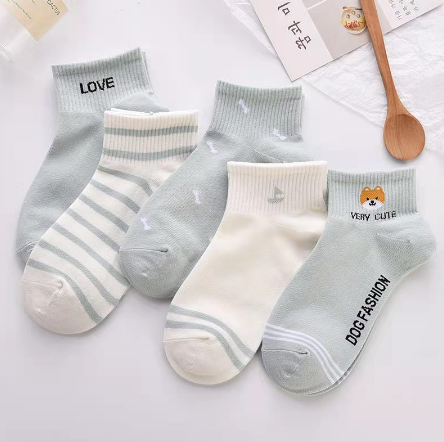 thestudyneeds's tweet photo. 🧦Kaos Kaki Pendek Untuk Kuliah atau Main🧦
— a thread — https://t.co/xZ27MsJGUI