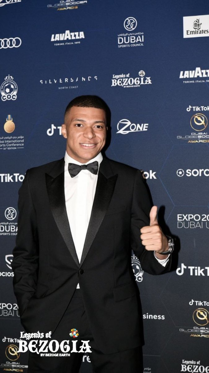 Congratulations to @KMbappe for winning the BEST MEN'S PLAYER OF THE YEAR held last Monday, December 27 in Dubai. 

We are still thrilled to share the screen with one of the most celebrated players today.

@Globe_Soccer @legendofbezogia 
#GlobeSoccerAwards #LegendsofBezogia