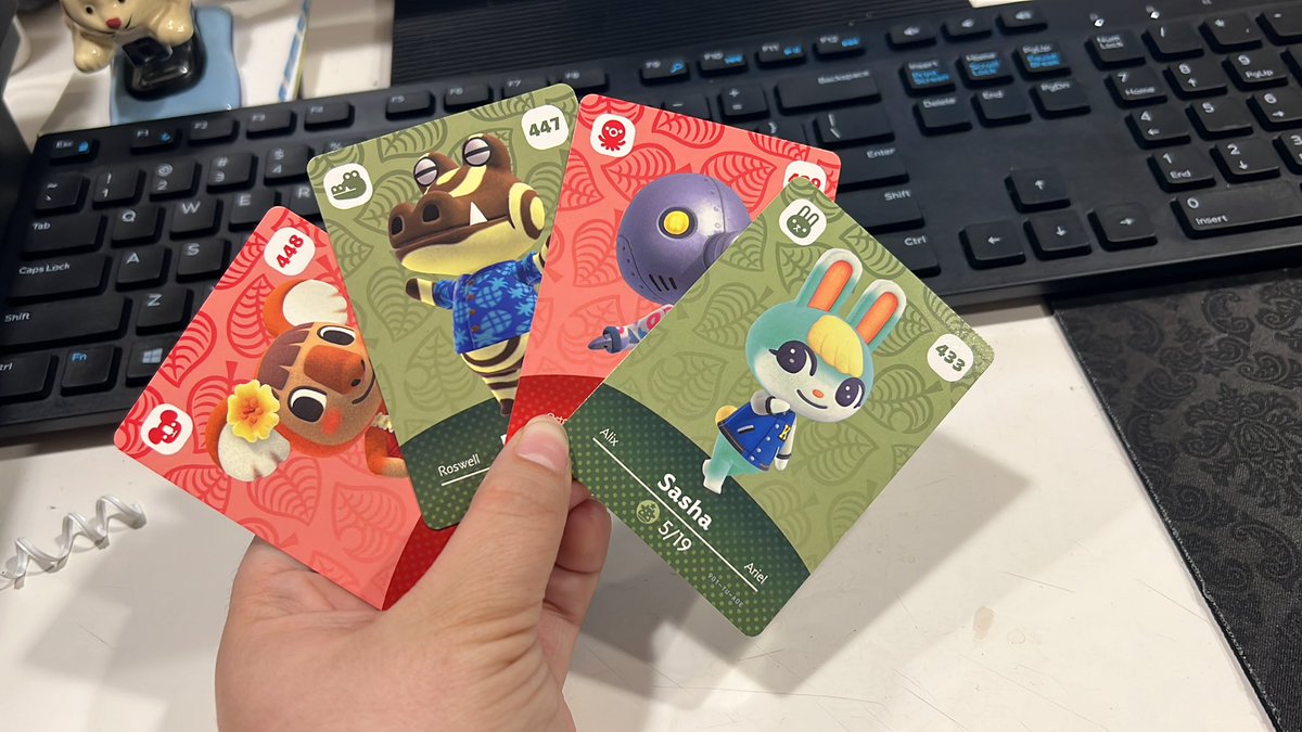 AlunaCrossin's tweet photo. Got my cuties ( Missing Petri) from @MaybloomACNH thank you so much again friend 🥺❤️ https://t.co/MJXUYz4A5f