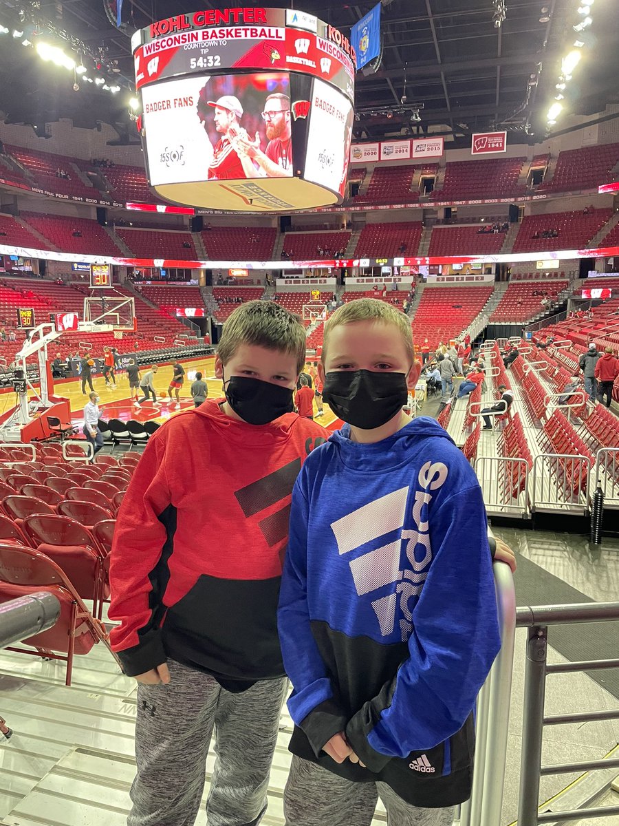 amicdesigner's tweet photo. First Badger game for our boys! #OnWisconsin https://t.co/R0FF8L1mGA