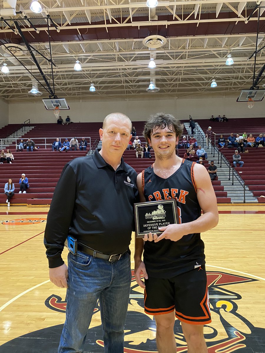 LCHolidayHoops's tweet photo. FINAL (BOYS):

64  Fern Creek
61  Western Hills (OH)

Congrats to Western Hills on winning Southwestern pool play!

SPEDA Offensive Player of the Game: Fern Creek’s Eli Campeau!

@TeamSilentGuard Defensive Player of the Game: Western Hills’ Aboubarcar Sisse! https://t.co/sOUdLBy1XD