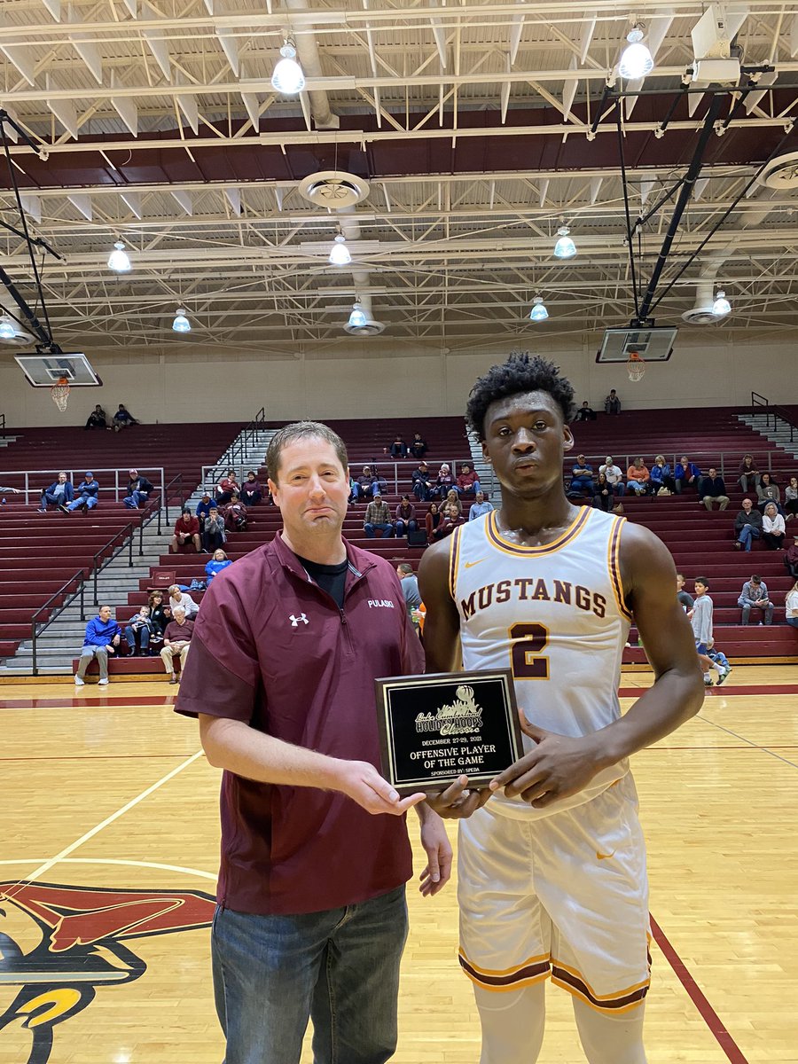 LCHolidayHoops's tweet photo. FINAL (BOYS):

64  Fern Creek
61  Western Hills (OH)

Congrats to Western Hills on winning Southwestern pool play!

SPEDA Offensive Player of the Game: Fern Creek’s Eli Campeau!

@TeamSilentGuard Defensive Player of the Game: Western Hills’ Aboubarcar Sisse! https://t.co/sOUdLBy1XD