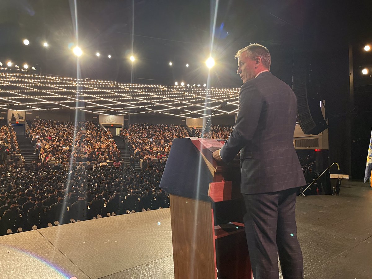 NYPDDCPI's tweet photo. Commissioner Dermot Shea spoke to the newest of the Finest today about the nobility of their new profession as they celebrate graduation from the police academy. Congratulations to all 612 police officers! https://t.co/r3puqAohCn