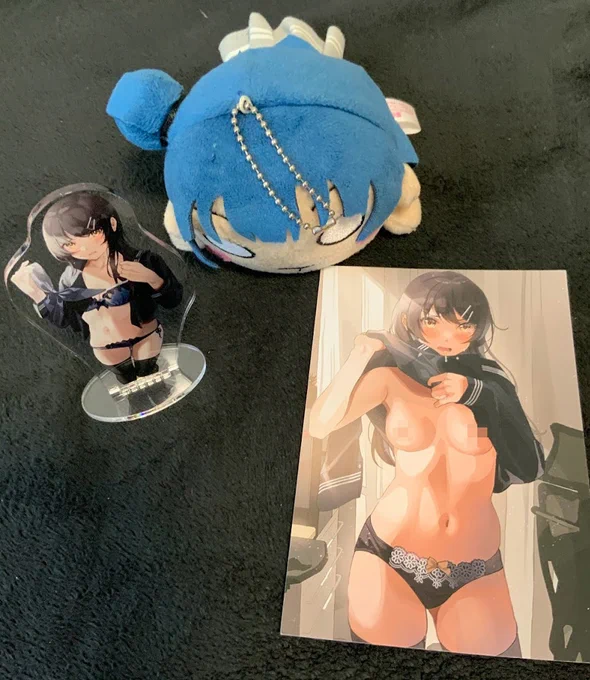 新刊綺麗に印刷されてました!セットのアクリルスタンドとポストカードはこんな感じです～ 