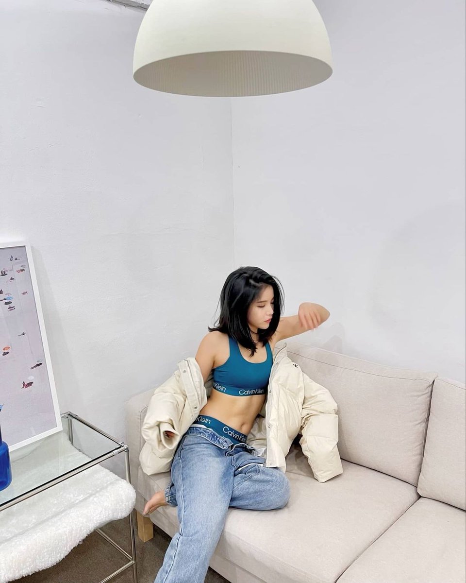 YongSun_B's tweet photo. ⠀ ⠀ ⠀ ⠀⠀ ⠀ ⠀ ⠀₍diciembre 29₎┊
 ..⃗.  #  via instagram 

Día de descanso para quedarse en casa a no hacer nada en compañía de Alex. 

📸: @RubyRxseB https://t.co/WLFZliZjDi
