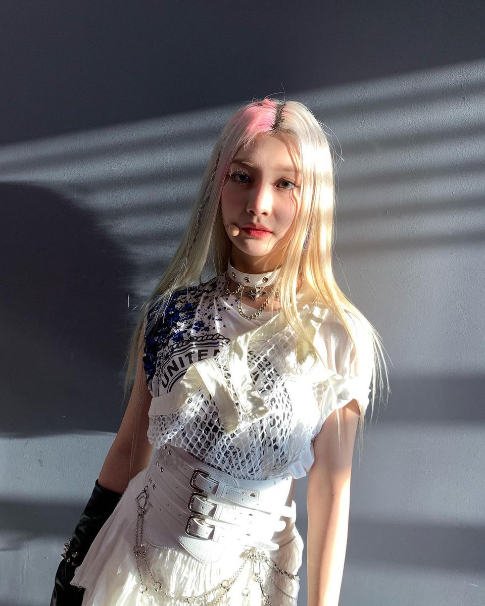 itswee_woo's tweet photo. ༴   ❔   ·    [  𝘄𝗲𝗲 ! 𝘄𝗼𝗼 !  ]   ː   up   ╱   dαtᥱ   𖨂    *  #𝖀N𝐃𝐄ADㅡ𝐃𝐁   ·  @theundeadsite ˒˒ 

Con la mejor fotografía posible, la bebé Kenma fue quien nos pidió venir al increíble debut de estas limdas que robaron su corazoncito. https://t.co/DoFyfRzFDH