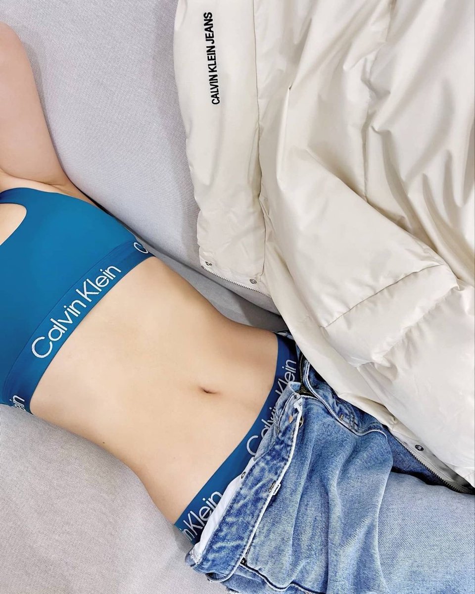 ⠀ ⠀ ⠀ ⠀⠀ ⠀ ⠀ ⠀₍diciembre 29₎┊
 ..⃗.  #  via instagram 

Día de descanso para quedarse en casa a no hacer nada en compañía de Alex. 

📸: <a href="/RubyRxseB/">Alex Rose Turner</a>