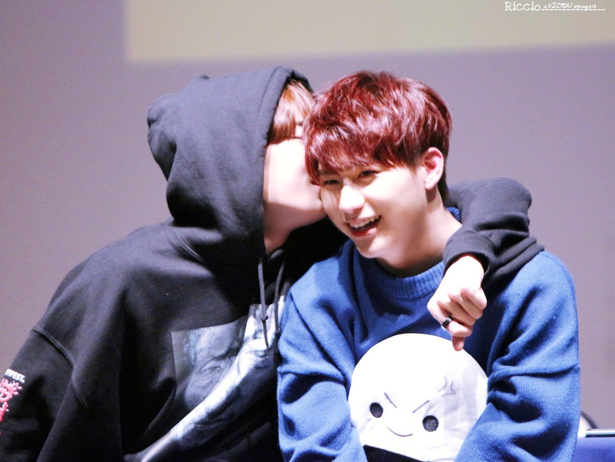 2seungthinker's tweet photo. 161230
happy 5th anniversary to this moment AWWWWW T____T

♡ ———
#VICTON #빅톤 @NewWorld_VICTON @VICTON1109 #seungwoo #seungsik https://t.co/eJ4FGXZPt6
