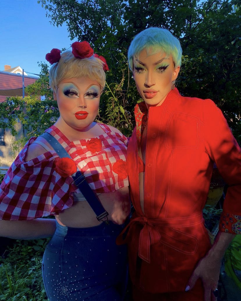 itsgarbagebitch's tweet photo. only did drag 3 times in 2021 but this was for sure the biggest serve https://t.co/X9JqNona1V