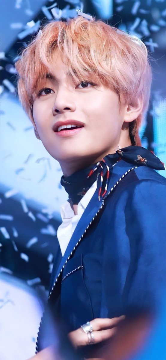 PriyaRajawat16's tweet photo. @BTS_twt Happy Birthday To Our Precious Winter Bear 😍❤️
KIM TAEHYUNG Is ❤️
#KimTaehyung #kimtaehyungbirthday #TAEHYUNG #TaehyungBirthdayCongrats #WinterMiracleV #SnowPrinceTaehyung #BTSV #V #BTSVDAY_태형이의날들이밝게빛나길 #btsVDAY https://t.co/CVzTAEutY1
