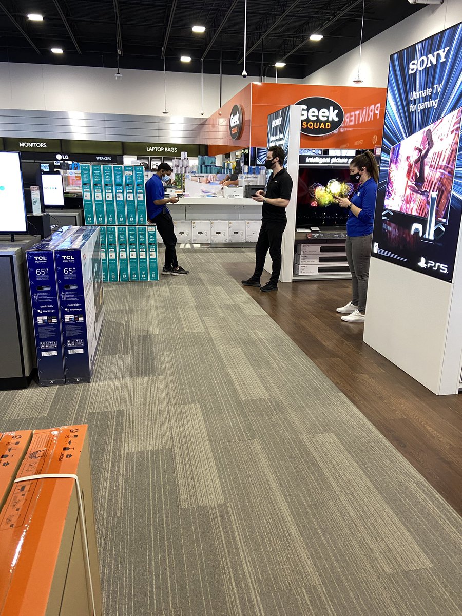 youngndumb888's tweet photo. Awful experience at @BestBuy today. This picture sums it up. This was right before I walked past them 3 purposely… and not once did they ask if I needed help. @BestBuyCanada @BestBuyCSR https://t.co/xn56Fb8lAp