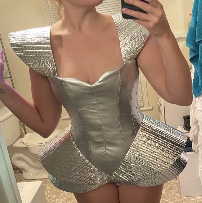 Alien bunny suit corset https://t.co/3Vt9jeYjsw<a href="/tag/swole"class="tags"><span>#swole</span></a>