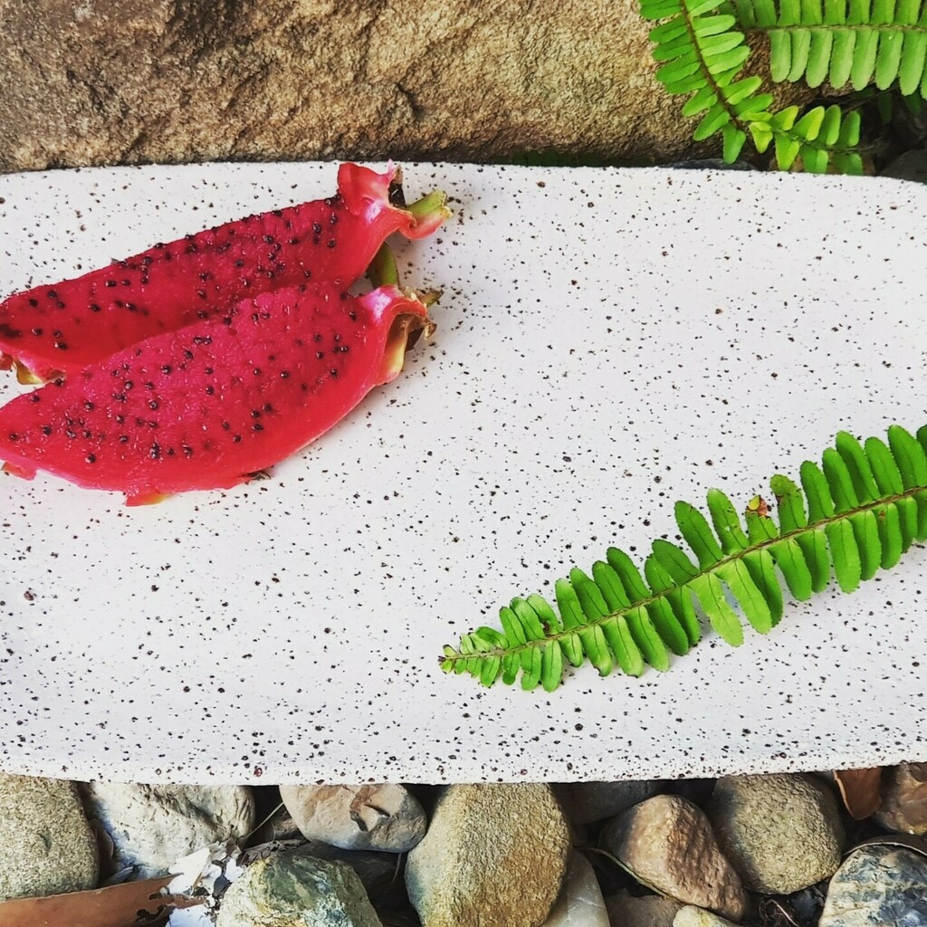 studios_bird's tweet image. Platter and bowl workshop.

Saturday 8th January 10 am - 12 noon.

Make beautiful platters and bowls! Bring nibbles and drinks, relax with friends and chill our playing with clay!

ift.tt/3HsaZvr

#makepottery 
#platters 
#bowls 
#learnpottery