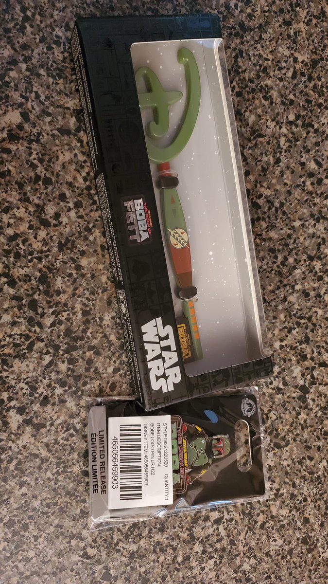 StarWarsCop's tweet photo. The timing of these couldn’t have been better having arrived today. #BookofBobaFett #BobaFett #StarWars #disneykey #disneypin https://t.co/xl2M92JrNg