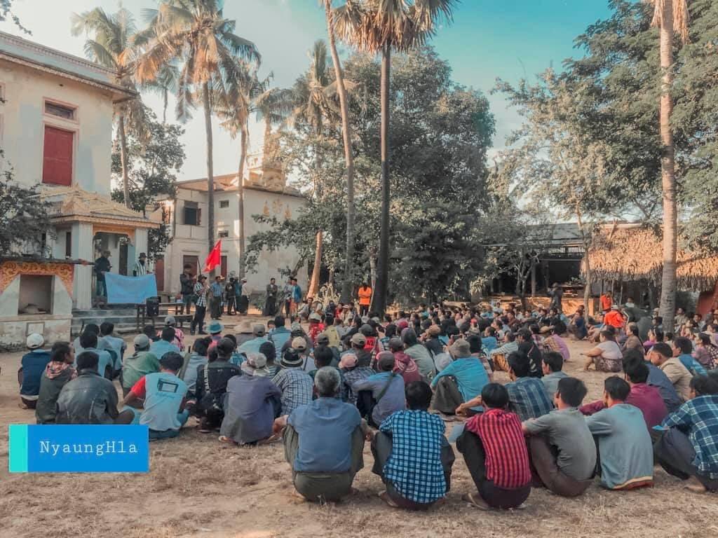 YellThu5's tweet photo. Revolutionary people from some villages of #Tabayin Tsp, #Sagaing Division, gathered and staged a strike to oppose the #MilitaryDictatorship yesterday.  #WarCrimesOfJunta
#Dec30Coup   
#WhatsHappeningInMyanmar https://t.co/g88bTGhfJK