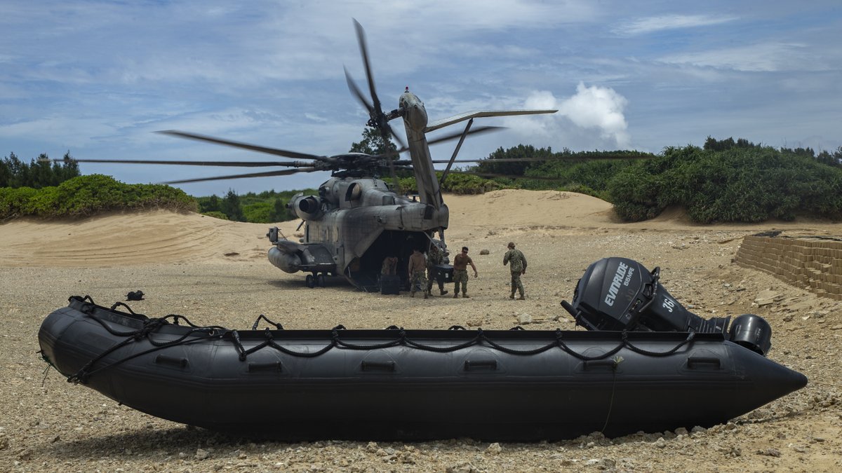 1stMAW_Marines's tweet photo. Top shots of 2021!

Our Marines have been busy across the @IIIMEF AOR supporting a #FreeAndOpenIndoPacific. Our posts leading to the new year will feature our best imagery from operations across the MAW this year. https://t.co/KuGsNmbXTd