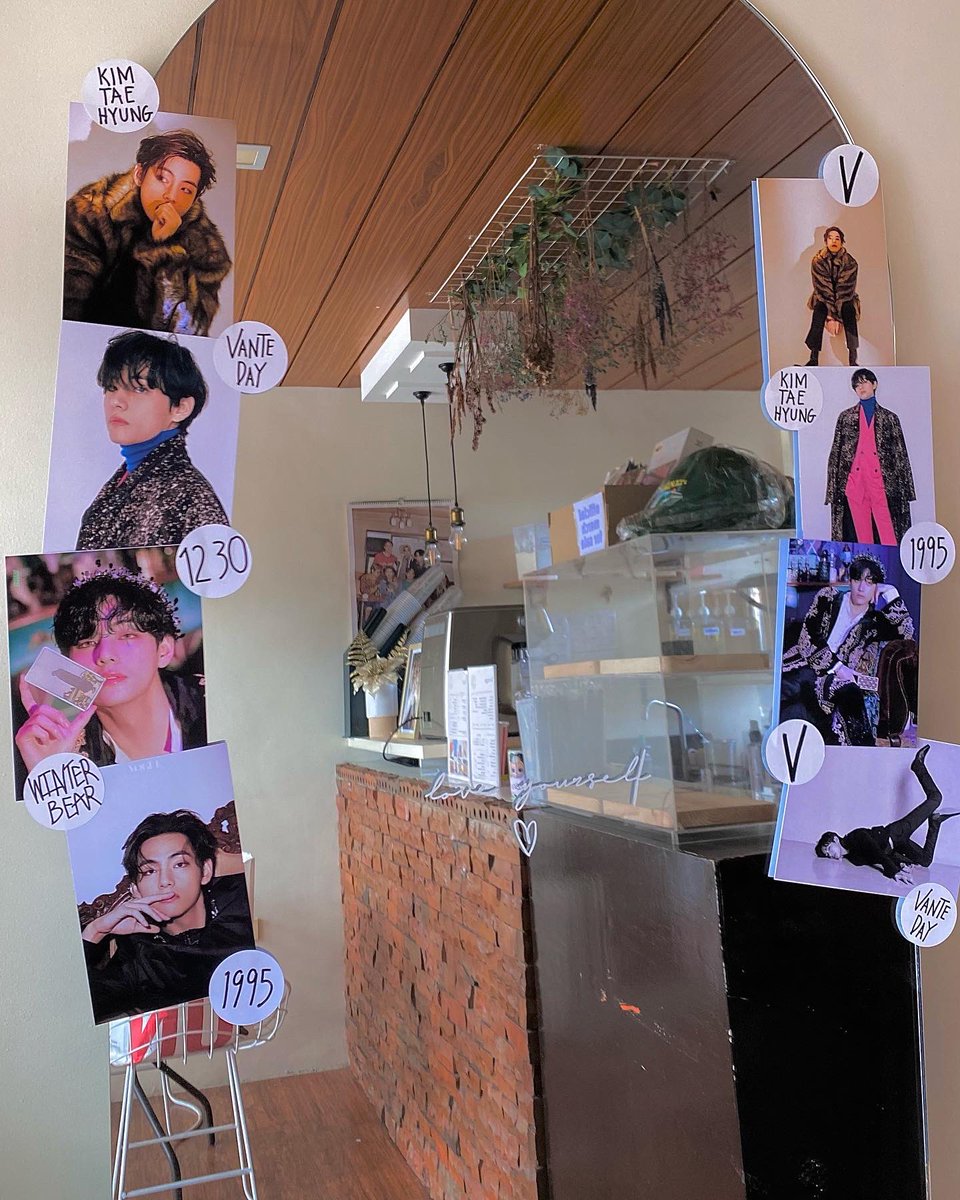 zerooclockcafe's tweet photo. My love 🤎 happy birthday to our dear vante, Kim Taehyung 🐻📸 🎨 end the year #withVanteat0000 💫 free cupsleeves + pcs starting today until supplies last! #HappyVDay #WinterMiracleV https://t.co/E4iQAl216H