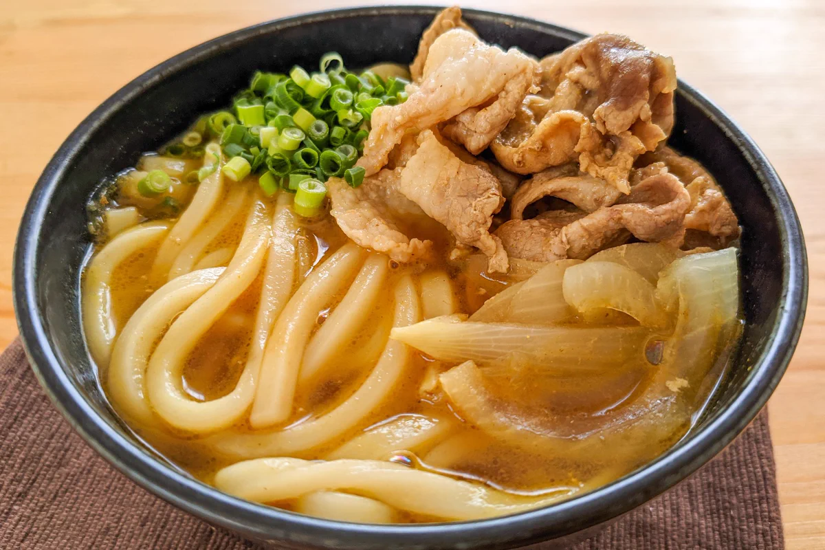 とってもお手軽に作れそう！電子レンジで作る「カレーうどん」のレシピ！