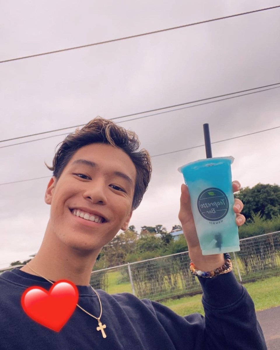 _mjdas_'s tweet photo. Show us your #XRElixir!! Via @xr_jorden: On a gloomy day in Hilo, the XR Elixr is just what I need🌧 …don’t forget to go get our new drink at your nearest @teapressobarhawaii
.
.
#XRElixr #Hilo #teapresso #oahu #XR #crossingrain #boygroup #sing #dance #drink #lycheeslush https://t.co/sWXQ8Sxj0m