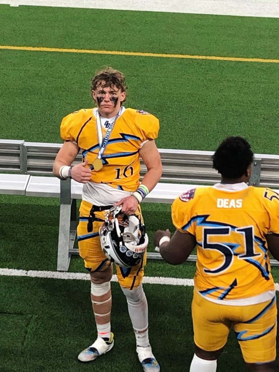 University Football (@uh__football) on Twitter photo Huge shoutout to <a href="/CarsonLooschen/">Carson Looschen</a>, who competed in the Offense-Defense West Coast All-American game today in Los Angeles! Around 30/40 yards receiving, a sack, and a couple tackles… just another day at the office for Looooooooooosch! Huge shoutout to <a href="/CarsonLooschen/">Carson Looschen</a>, who competed in the Offense-Defense West Coast All-American game today in Los Angeles! Around 30/40 yards receiving, a sack, and a couple tackles… just another day at the office for Looooooooooosch!