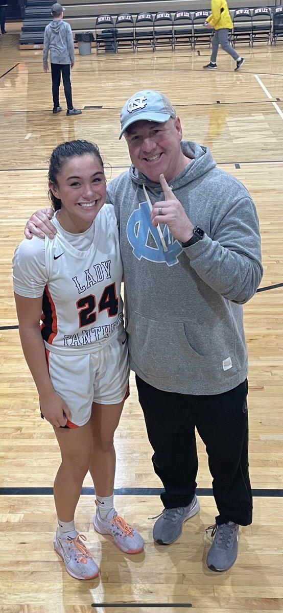 JustScoreBaske1's tweet photo. Congrats to my girl @AubriSpicer for scoring her 1000th point as a junior tonight . She needed 26 points and got exactly 26 . She is a fantastic young lady that thrives in the classroom, on the court and most importantly is a fantastic high character person. So happy for her! https://t.co/3nqOfuN8u6