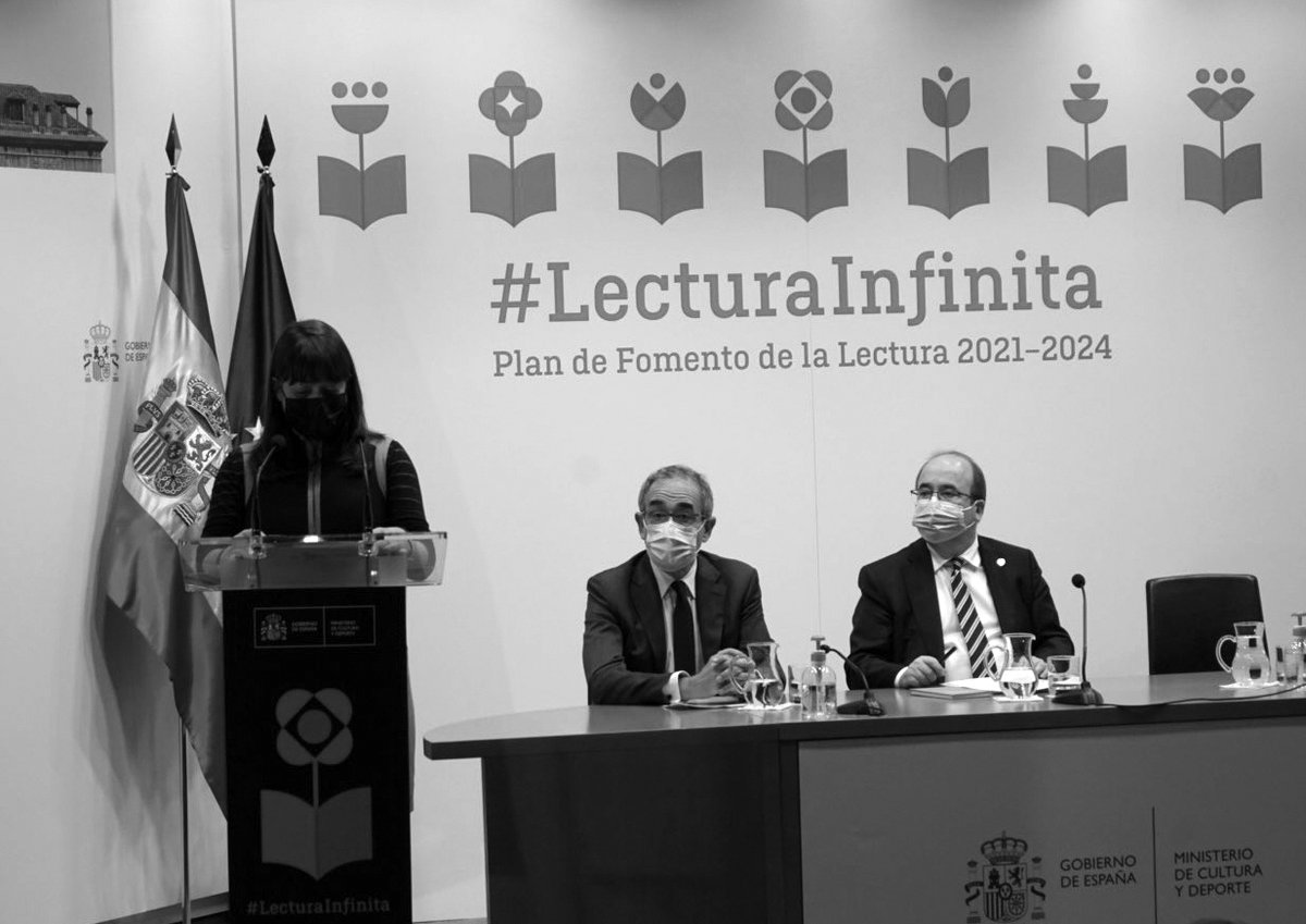 “La concepción de la lectura como valor, como servicio público y como derecho”

#MaríaJoséGálvez, Directora General de <a href="/librolecturagob/">DG del Libro, del Cómic y de la Lectura</a>, presentó el nuevo #PlandeFomentodelaLectura 2021-2024 bajo el lema #LecturaInfinita

#FGSR #Renodo <a href="/culturagob/">Ministerio de Cultura</a> #lectura
renodo.org/maria-jose-gal…