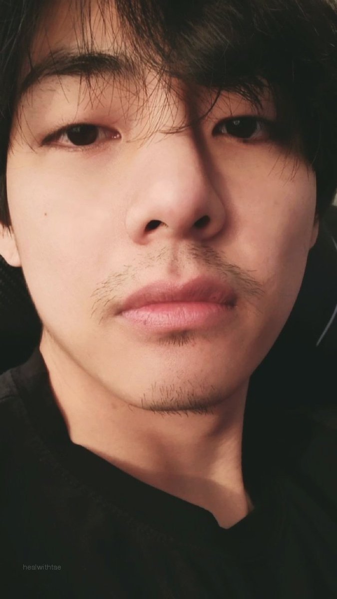 healwithtae's tweet photo. look at him oh my god 
#HappyBirthdayTaehyung ♡ https://t.co/Uqo8mHBNpu