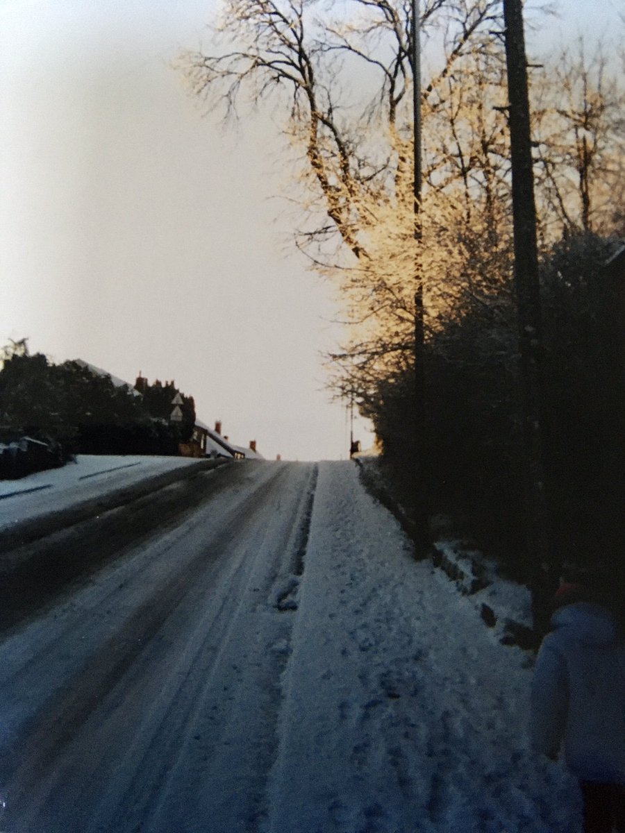 FloralRainbowAW's tweet photo. My son &amp; daughter in the snow in our village 20yrs ago ❄️⛄️ #ThrowbackThursday #30thDec https://t.co/0tSnpx7FxP