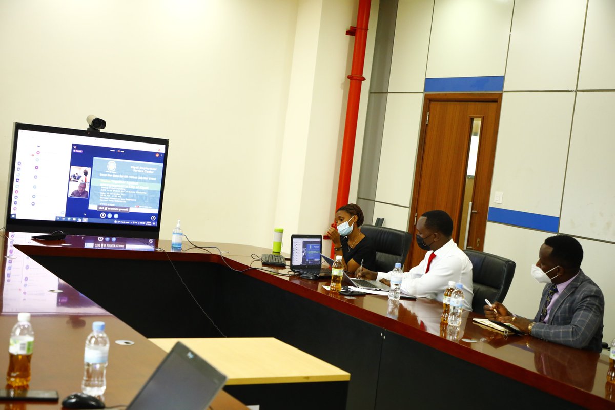 Umuyobozi w'Umujyi wa #Kigali <a href="/PudenceR/">Pudence RUBINGISA</a> mu ijambo rye yagaragaje ko 'Job Net' uretse guhuza abatanga akazi n'abagakeneye, hiyongeraho amahugurwa ahabwa abagishakisha umurimo kugira ngo babashe kwihangira umurimo ndetse n'inzozi zabo basanganywe babashe kuzishyira mu bikorwa