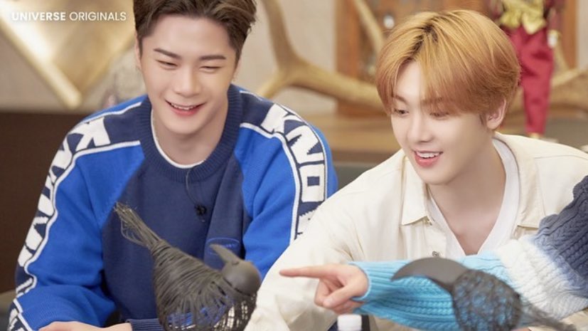 astarchive's tweet photo. #ASTRO Stress Things Behind Photo

🔗 https://t.co/LZYK4nzjU7
🔗 https://t.co/heF4FusS8i
🔗 https://t.co/8OxXtSaRVh

@offclASTRO #아스트로
[ a thread ] https://t.co/HshW7QPwy5