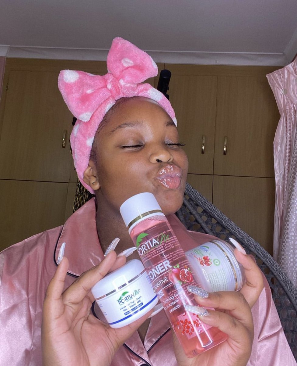 PortiaM_Skin's tweet photo. Thank you for choosing us ✨🧚💫and making us the People’s Brand 🙌
Keep Sharing The ✨Glow✨
So we can Shine✨… together 👌🏻
#PortiaMSkinCare
#ShareTheGlow
#10YearsOfPortiaM
www. https://t.co/lWPqI1PZIp https://t.co/QKZ1xvK1os