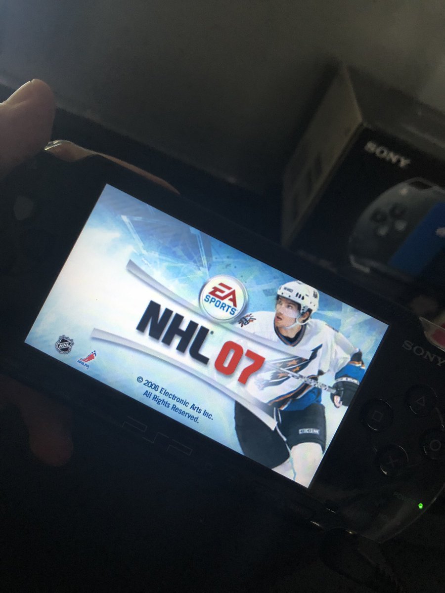 hockey_db's tweet photo. Name me something better than #NHL07 on PSP I’ll wait. https://t.co/SPt2MTztL7