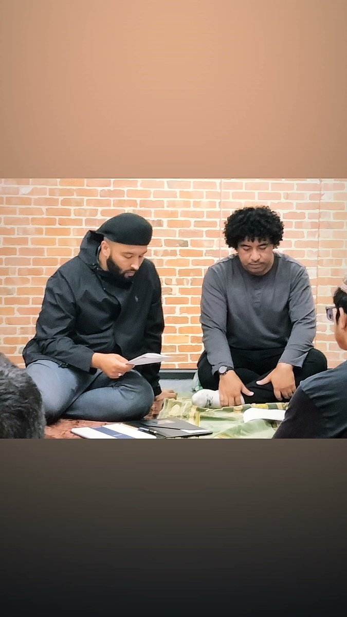 wjanud's tweet photo. From a Friend to a brother in Faith 🙏

I met Junior in 2019 by sheer coincidence. Last week he officially entered the Ahmadiyya Movement in Islam after months of expressing his desire to do so.

His journey yet again affirms 👇
جسکی فطرت نیک ہے وہ آئے گا انجام کار

#Ahmadiyya https://t.co/88fXsDCFJj
