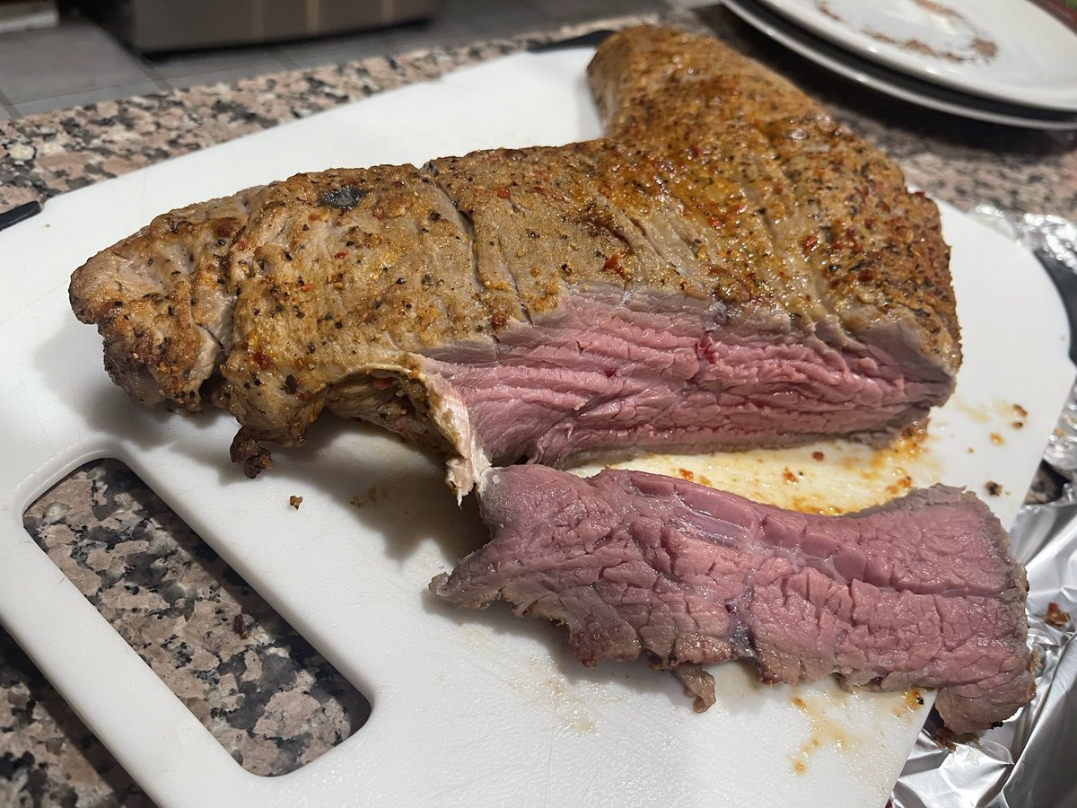 coyotes58's tweet photo. First time using the Masterbuilt smoker! https://t.co/4YCMzBYO9M