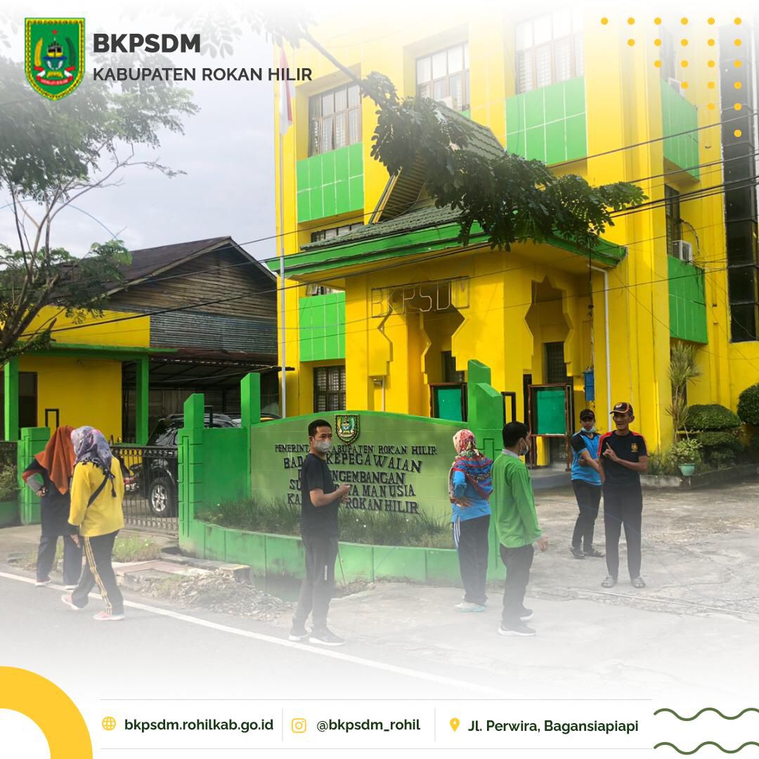 bkpsdmrohil's tweet photo. Kamis 30 Desember 2021, Badan Kepegawaian dan Pengembangan SDM Kabupaten Rokan Hilir melakukan Kamis Bersih. Adapun tujuan kegiatan itu adalah dalam rangka membangkitkan semangat gotong royong dan menumbuhkan rasa kepedulian terhadap lingkungannya. https://t.co/CXReFC20G5