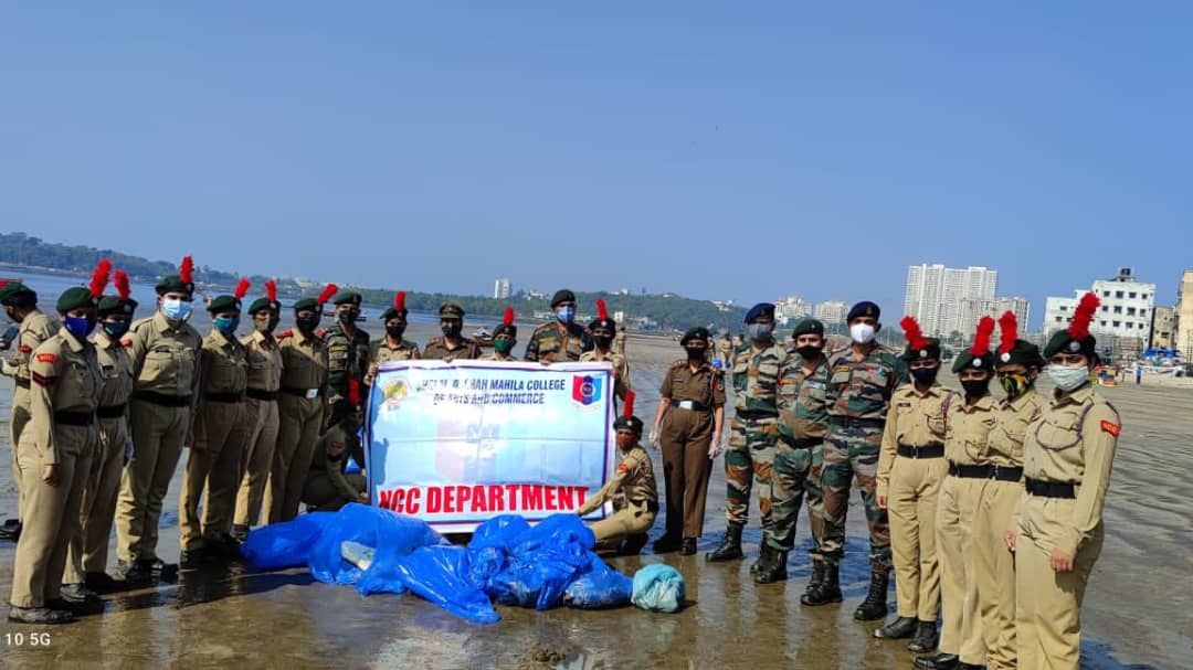 CaptNazia's tweet photo. Shri M.D. Shah mahila College of arts and commerce Cdts actively participated in #PuneetSagarAbhiyan  
And performed street play on beach cleaning 
@CMOMaharashtra @AUThackeray 
@TOITopStories @ncc_ex https://t.co/XNYalauz71