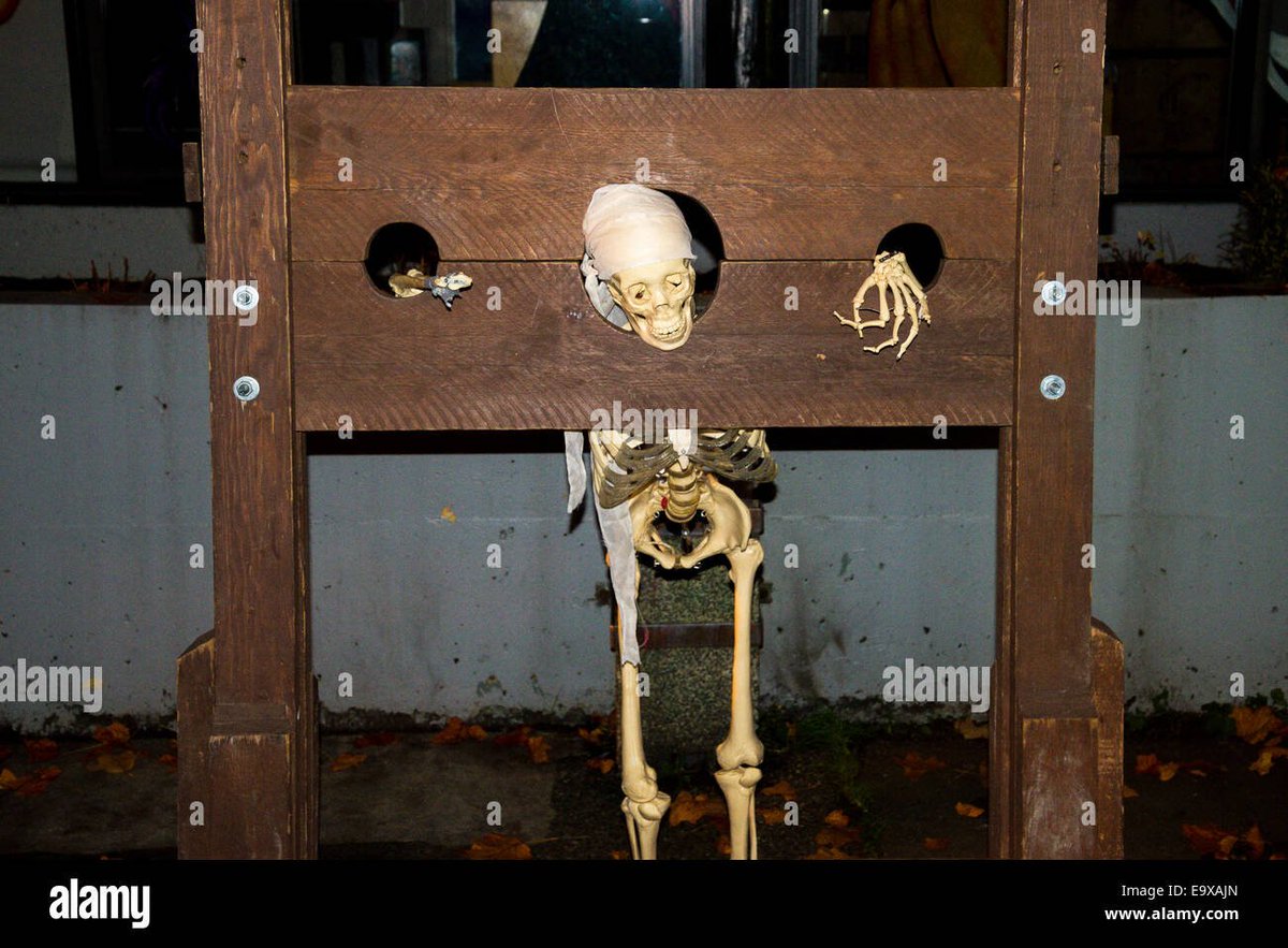 CamelotStocks's tweet photo. Did we forget someone in the stocks for a few months? Maybe. 

Not to worry, nothing a little rotten fruit &amp; public humiliation can't fix. After all, an apple a day keeps the doctor at bay. 

Fire away! 🍏🍎🍏

#Merlin #BBCMerlin #CamelotStocks #MerlinStocks https://t.co/B8zMlY3sCK