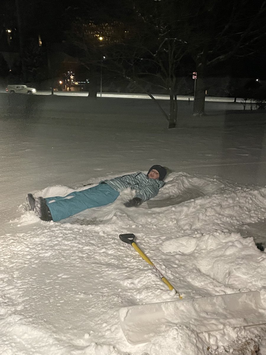 zdevries's tweet image. The joy of a child and the first snowfall of the season (finally). #latenightsnowremoval
