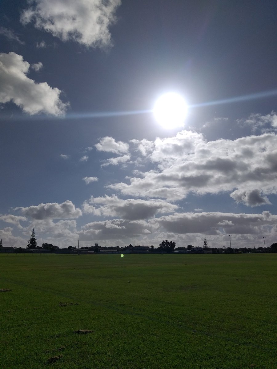 Lisa_Zate's tweet image. 🐷いこまいかい運動部🌸🌼
✅スクワット 20回
✅腕立て12回
✅縄跳び120回
✅腹筋40回往復
✅walking 40分
密かに昨日より腕立てを増やしたら
どうりで今日は筋肉痛😓ｱｲﾀﾀﾀﾀ
でも、でも、でも、負けないわっっ🏋
#ダイエット倶楽部 #老化防止 #exerciselover #水2L