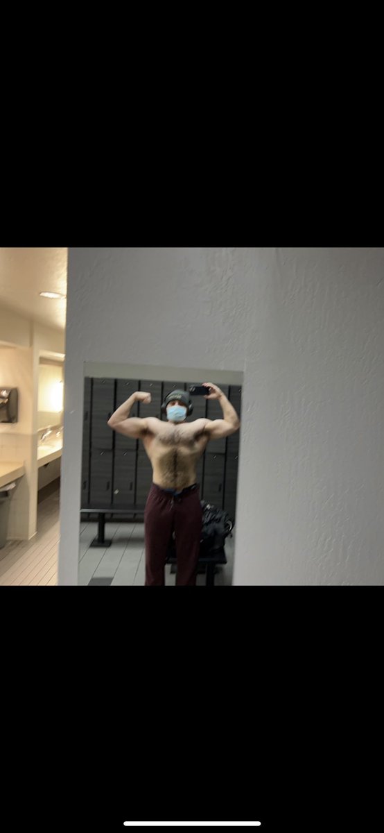 Ending the year with this as the current look. Not too mad at myself for this since starting in may. Next year If I don’t break my back for a third time will be a demon year. Rich Piana in heaven rn smiling down at me.