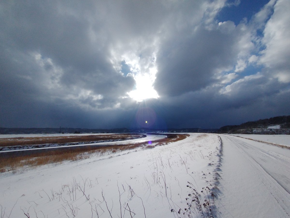 SetanaMan's tweet photo. After the snow...
Where are you going...

Setana, Hokkaido, Japan

雪が降って……今日は晴れたよ。
どこに行こうかなあ？

北海道せたな町

#japan #travel #旅行
#hokkaido #北海道
#NaturePhotography https://t.co/wjuQi9eleF