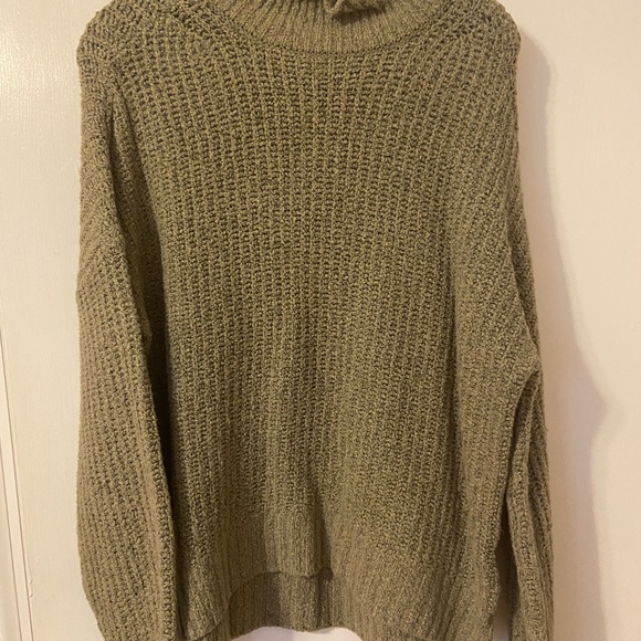 TribalVault's tweet photo. So good I had to share! Check out all the items I'm loving on @Poshmarkapp #poshmark #fashion #style #shopmycloset #americaneagleoutfitters #aerie: https://t.co/AGyBX18FP0 https://t.co/eOvOKv3jiT
