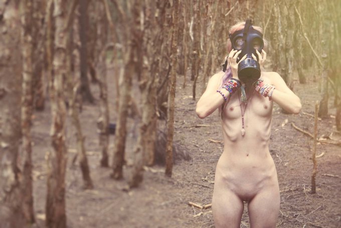 I've really got to get back to making weird shit like this 👌   Would you be interested in seeing some<a href="/tag/postapocalyptic"class="tags"><span>#postapocalyptic</span></a><a href="/tag/oxygenhorny"class="tags"><span>#oxygenhorny</span></a>