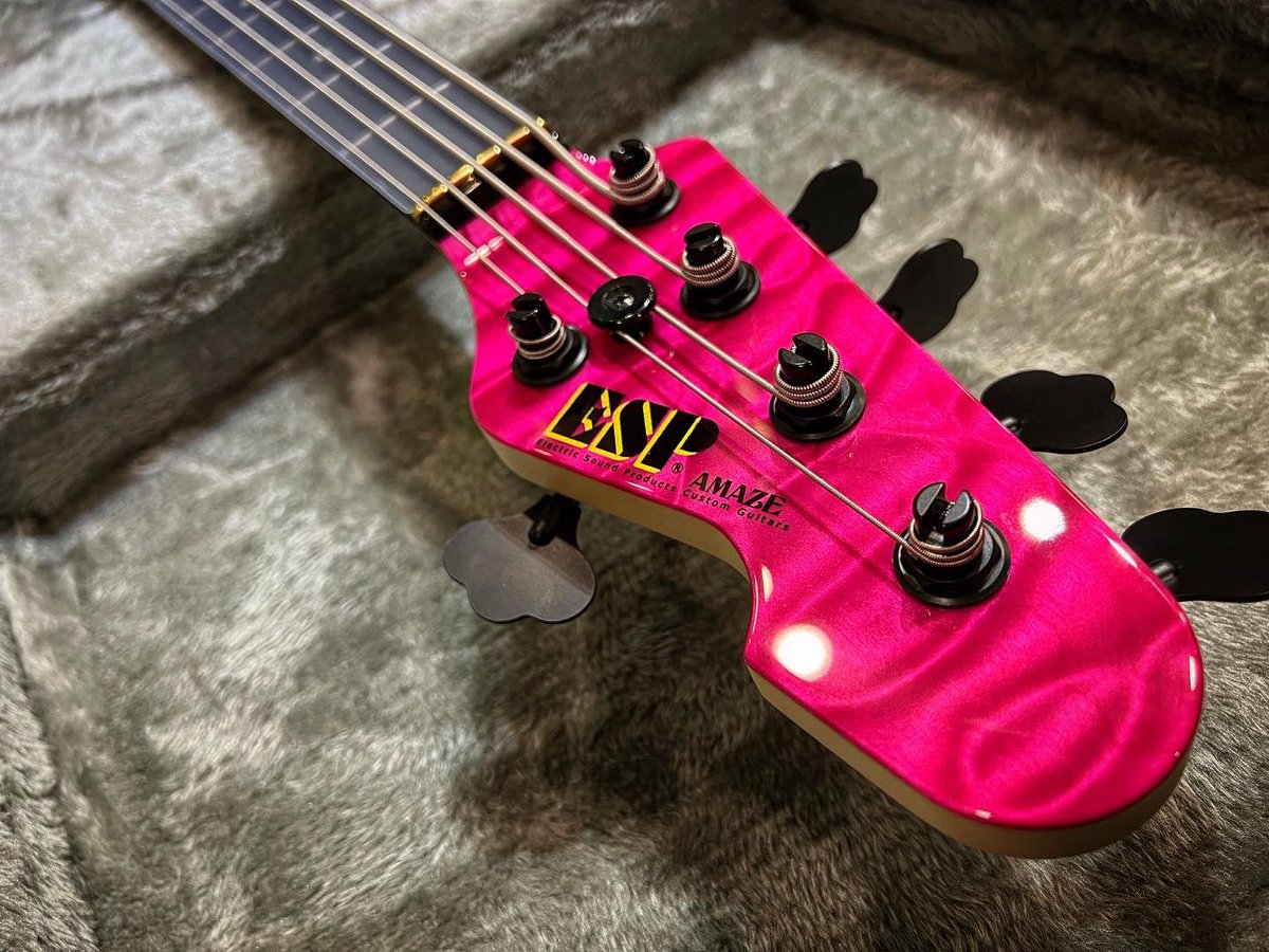 espmikan's tweet photo. ESP MIKAN CUSTOM
AMAZE CTM SL5 ~ILLUSION~
神 兵 降 臨
@ESPGuitarsJP #ESPをすこれ
#ESP世界第一 #ESPAMAZE #ESPAMAZECTM #ESPCUSTOMSHOP
#香港の楽器屋さん https://t.co/gurBFcjzIm
