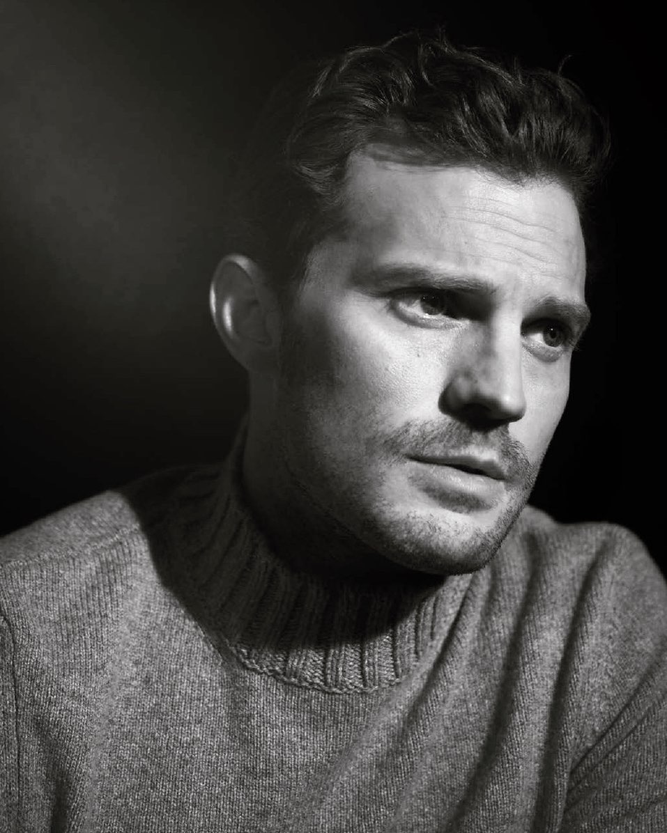 joanmcos's tweet photo. Good morning everyone in Jamieland. Wishing you all a very safe and happy Thursday. Please continue to take care.🌧️🌂🧥😷 Jamie for #BackstageMagazine https://t.co/wcY9Rc03dq