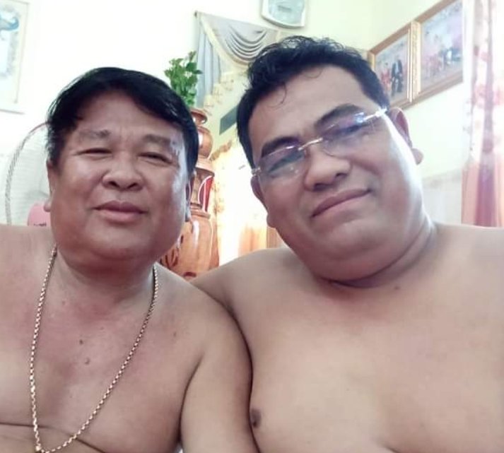 ចាស់ស្រលាញ់ក្មេង tweet media