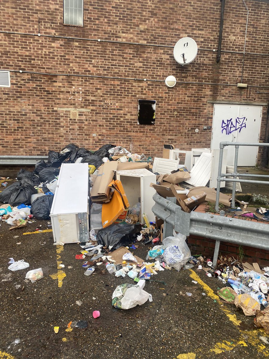 ediz1975's tweet image. Good morning from the borough of Enfield……