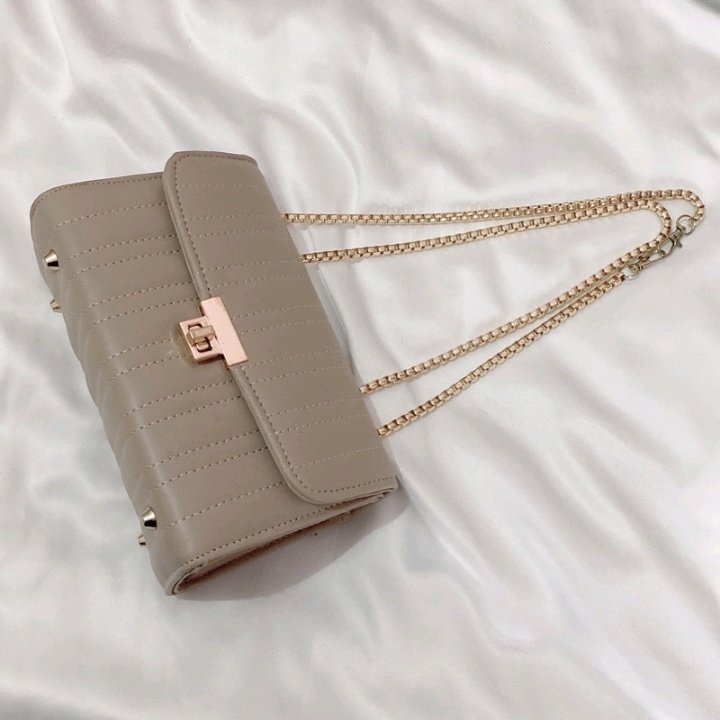 urdailyneeds__'s tweet photo. Fiona shoulder bag ✨

🖇 https://t.co/ceny5F2iij https://t.co/naUzeaIwmo